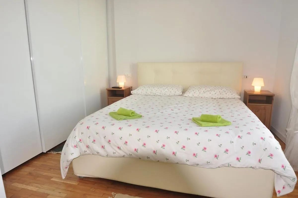 Apartment La Rosa Gardone Riviera Ιταλία