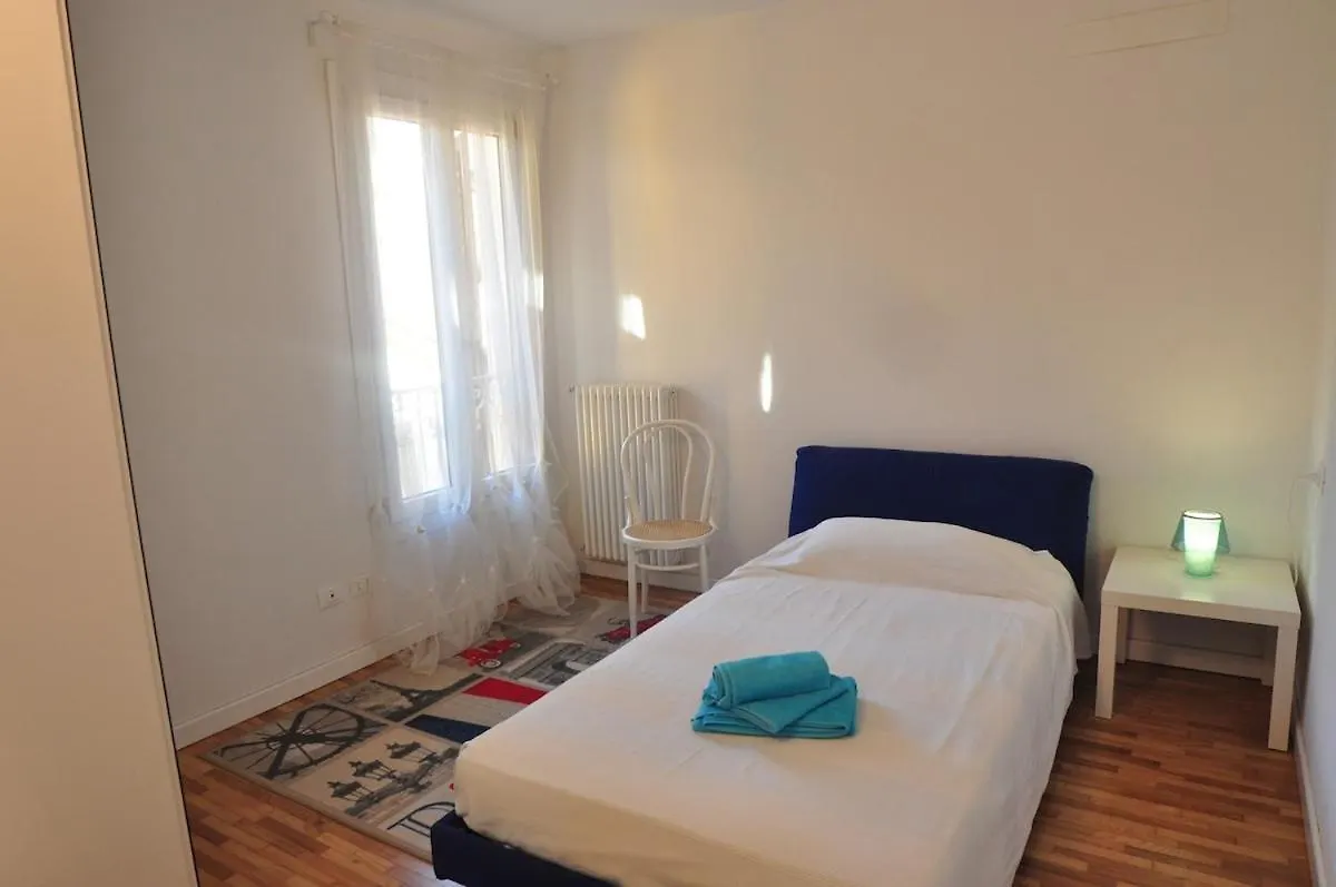 Apartment La Rosa Gardone Riviera Ιταλία