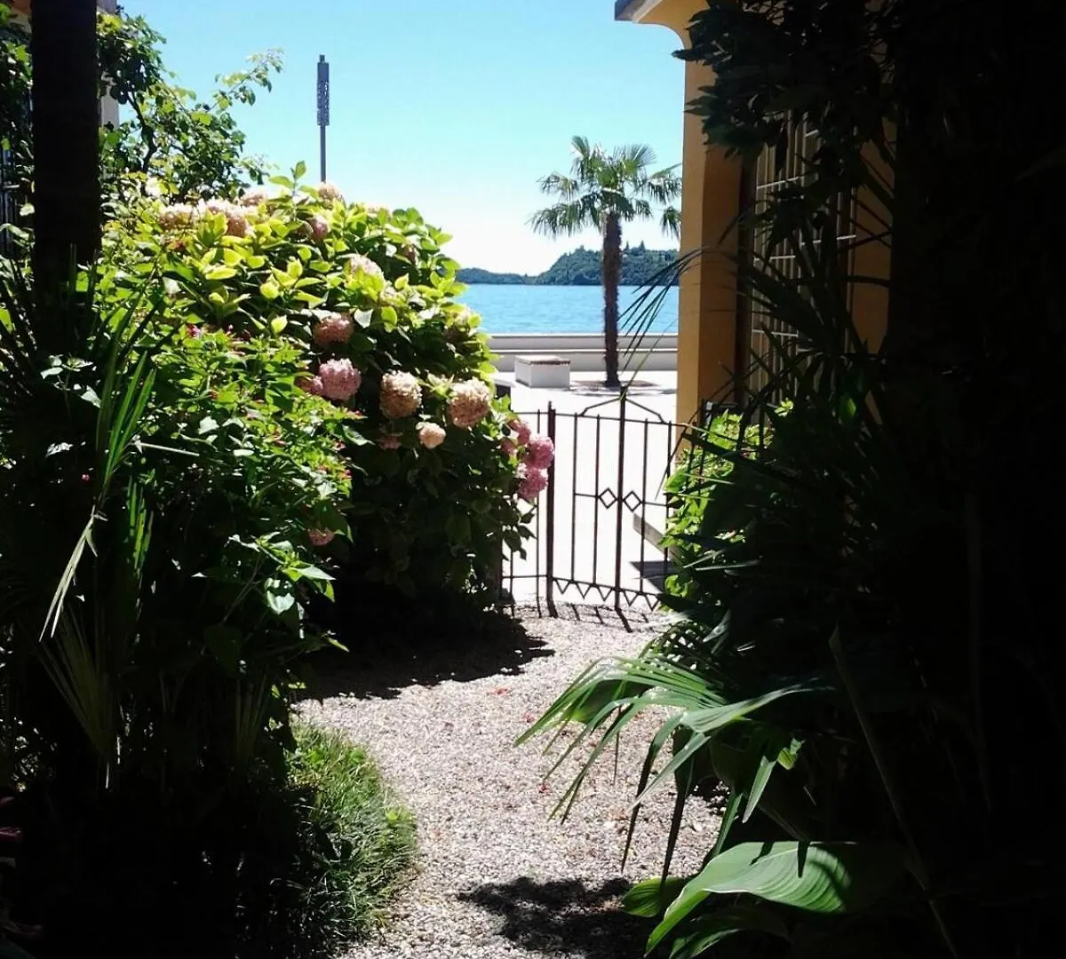 Apartment La Rosa Gardone Riviera Ιταλία